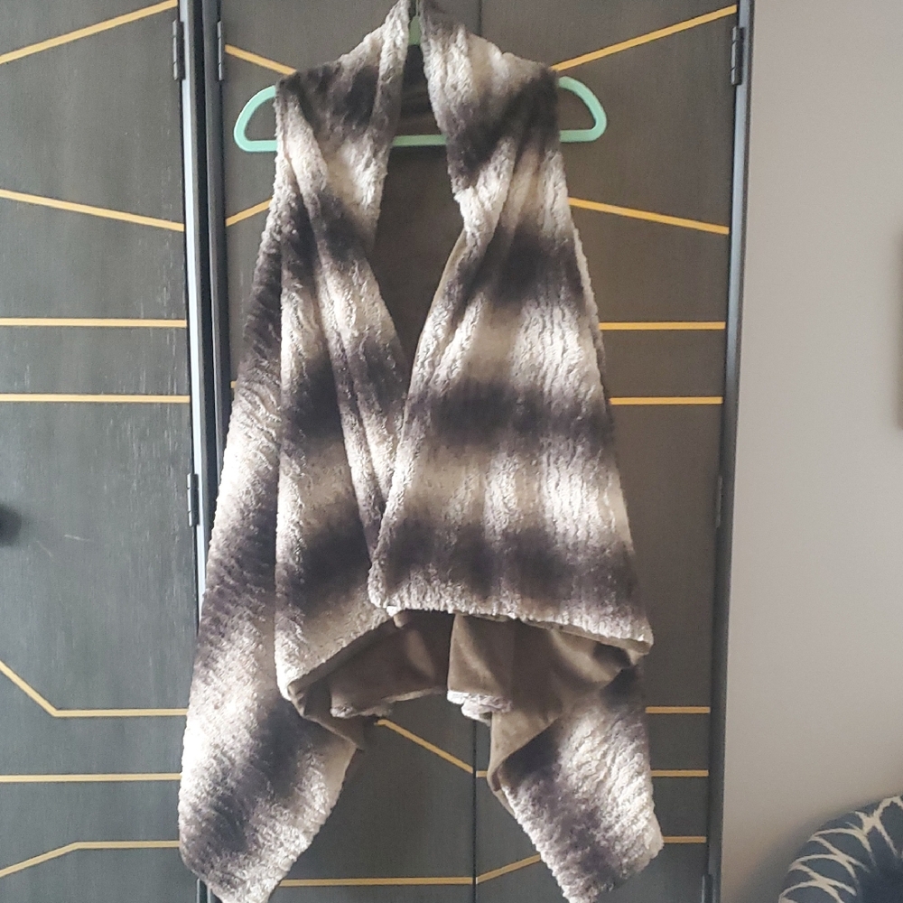 Paparazzi Brown and Cream Knit Shawl